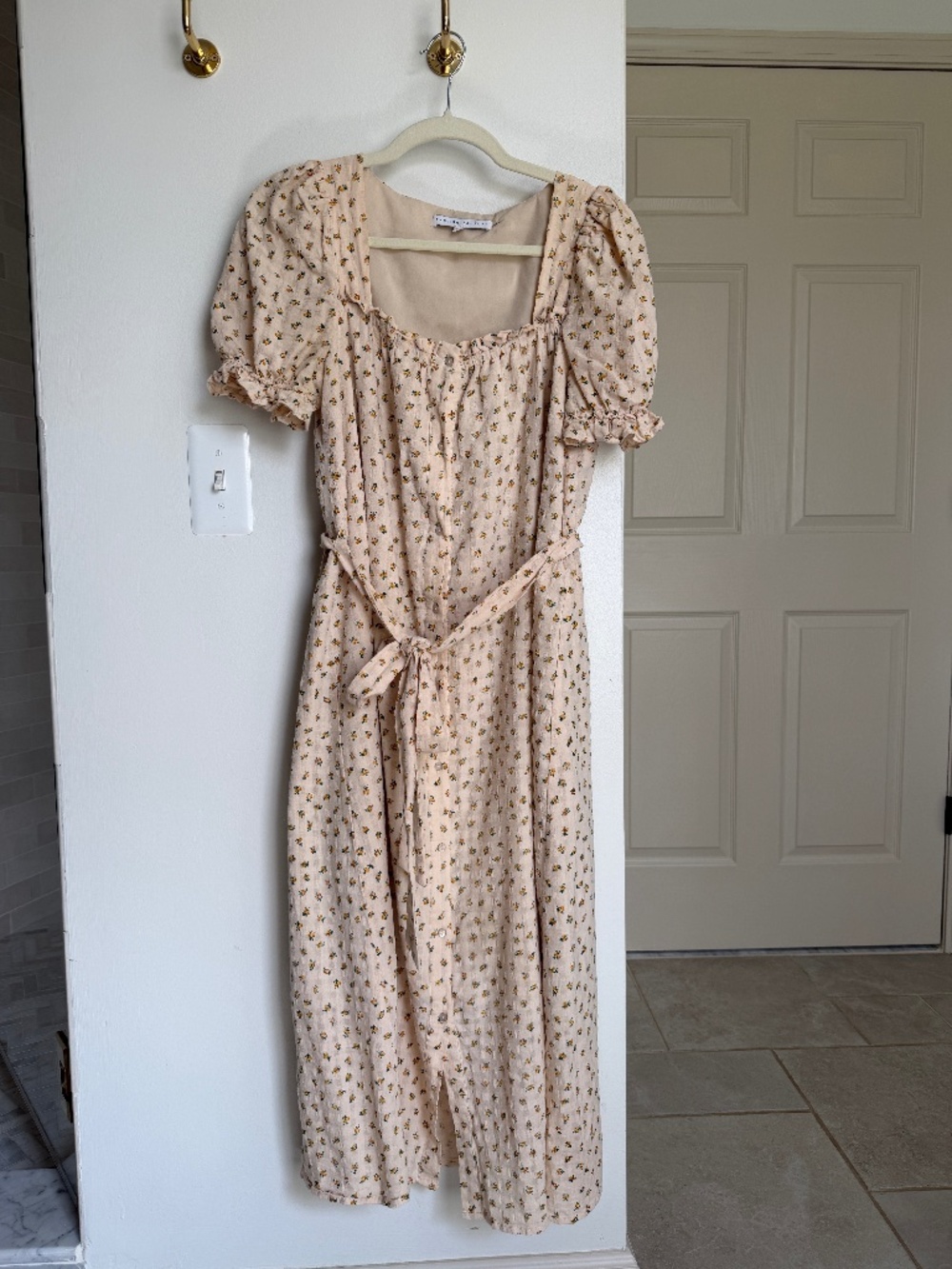 Floral puff sleeve dress